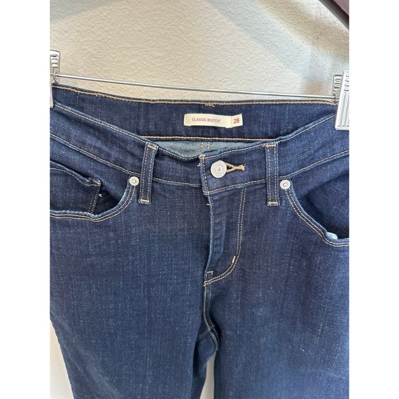 Levis - Picture 2 of 2